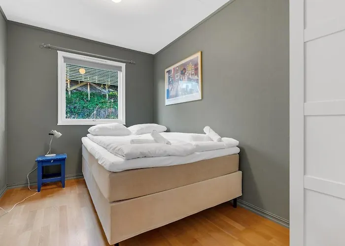 The Winter Tale House - Free Parking